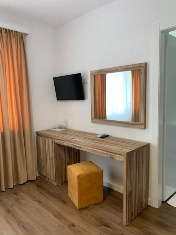 Grand Hotel Pogradec 7
